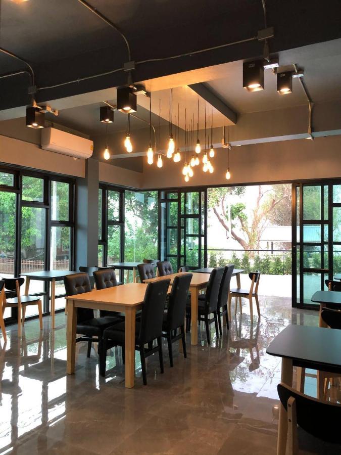 Abizz Hotel Kwanphayao Bagian luar foto